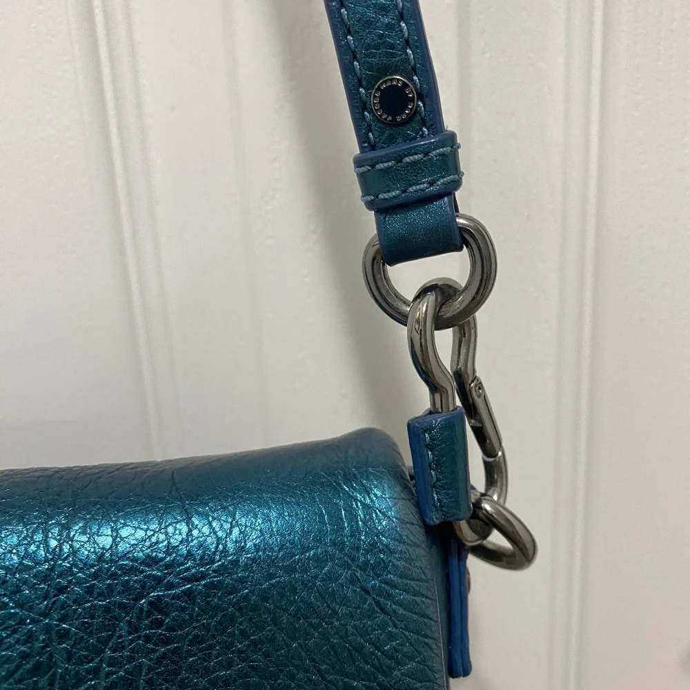 Marc by Marc Jacobs Blue Metallic Leather Crossbody Bag – Designer Chic Statemen